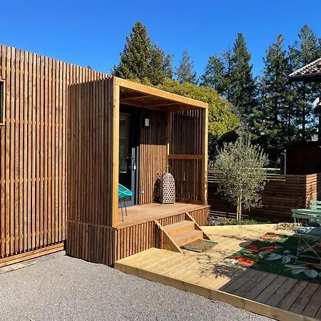 Le Διαμέρισμα *